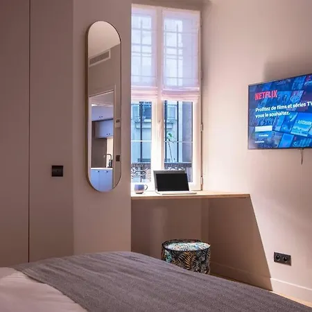Chic & Fully-equipped In Le Marais *