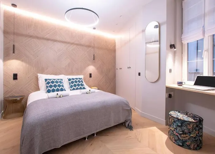 Chic & Fully-equipped In Le Marais Párizs