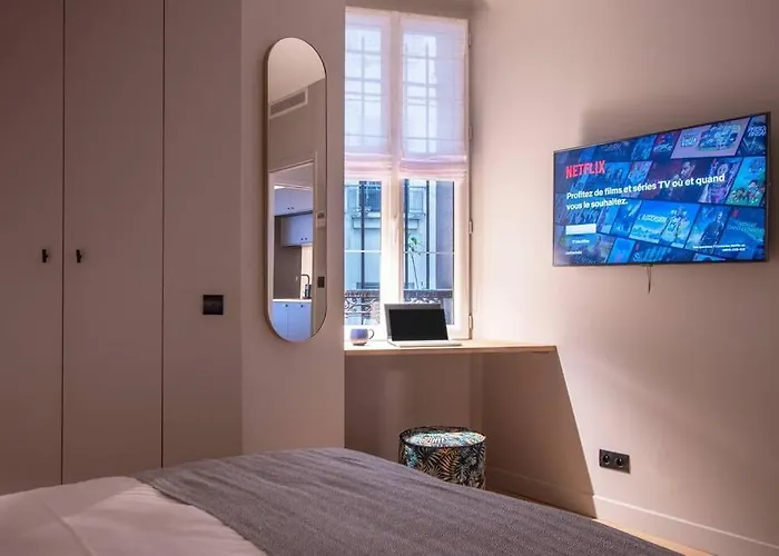 Chic & Fully-equipped In Le Marais *