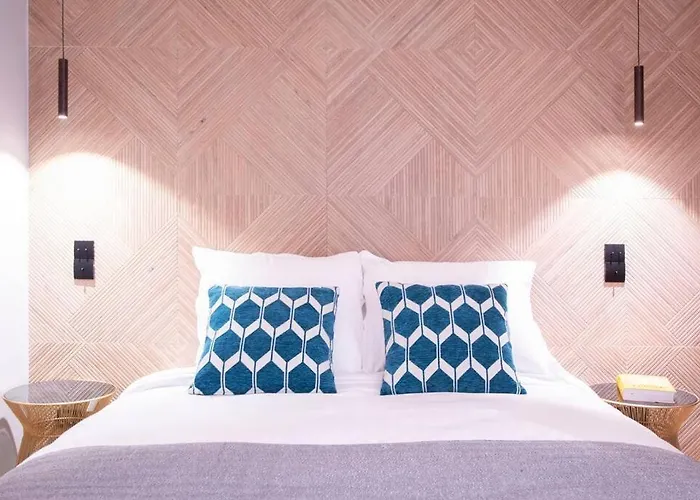 Chic & Fully-equipped In Le Marais Париж