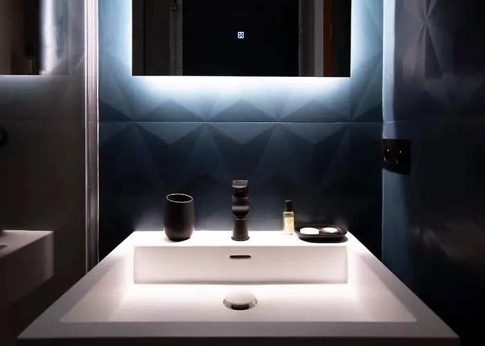 Chic & Fully-equipped In Le Marais *