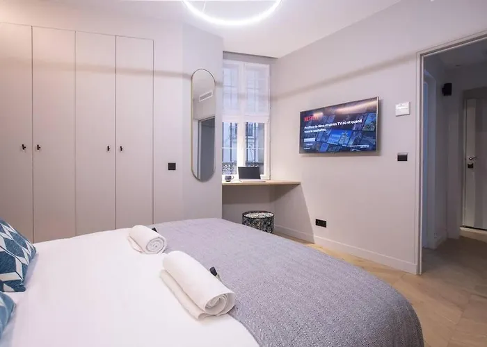 Chic & Fully-equipped In Le Marais