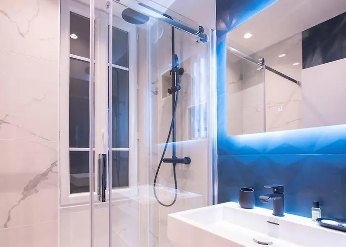 Chic & Fully-equipped In Le Marais